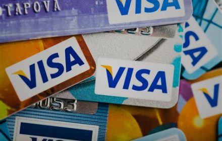 技术公司老总为财产规划需求移民多米尼克，并成功开户