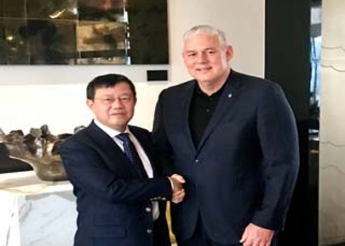 圣卢西亚总理会见绿野移民负责人