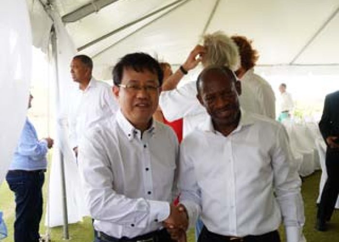 圣基茨前总理会见绿野移民负责人